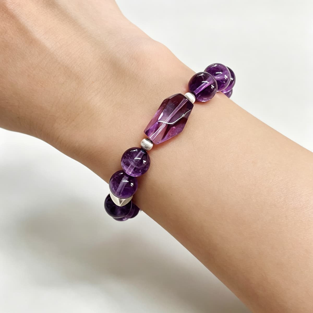 Quiet Confidence｜Natural Amethyst Bracelet with Faceted Centerpiece & 925 Sterling Silver