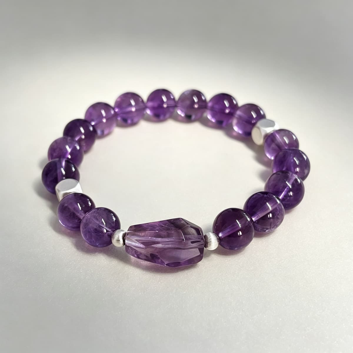 Quiet Confidence｜Natural Amethyst Bracelet with Faceted Centerpiece & 925 Sterling Silver