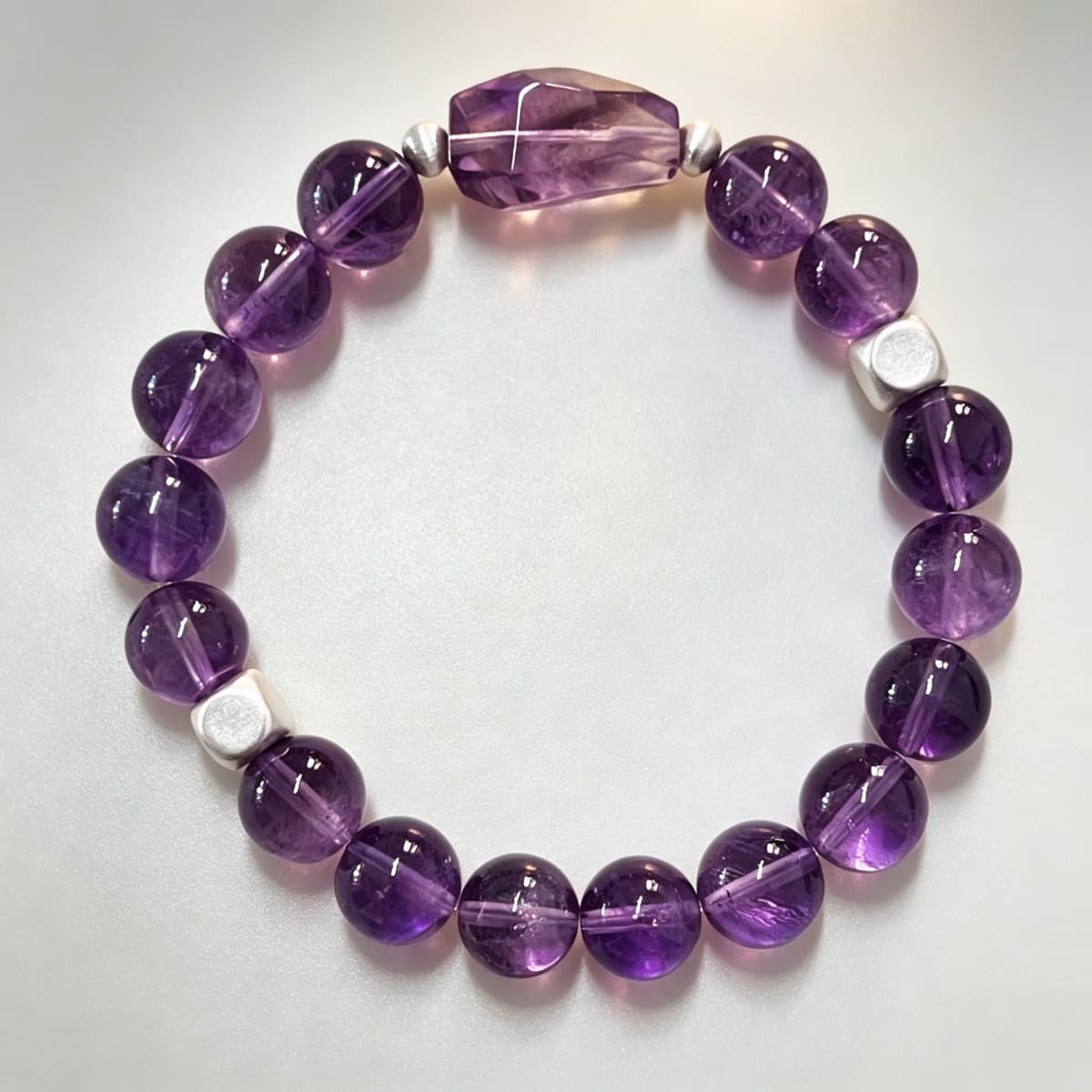 Quiet Confidence｜Natural Amethyst Bracelet with Faceted Centerpiece & 925 Sterling Silver