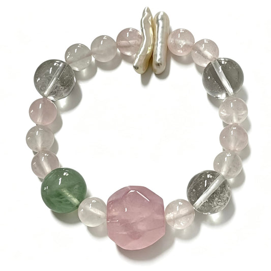 Soft Bloom｜Natural Rose Quartz, Green Fluorite & Baroque Pearl Bracelet